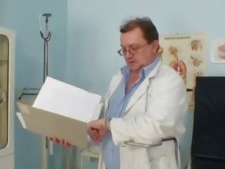 Szőrös punci nagymama látogatások pervy nő doktor