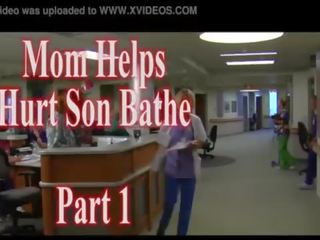 Mama padeda sužeistas sūnus bathe dalis 1