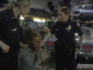 Mechanic shop owner gets his tool polished by horny female cops