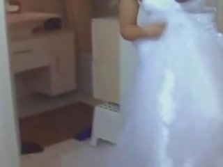 Dívka v ji svatba šaty v prdeli těžký
